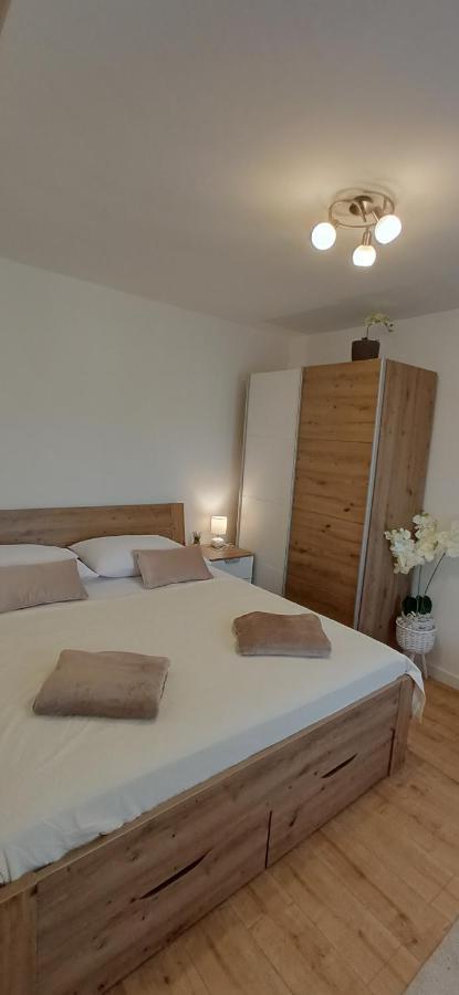 Holiday Home Peran Grebaštica Eksteriør billede