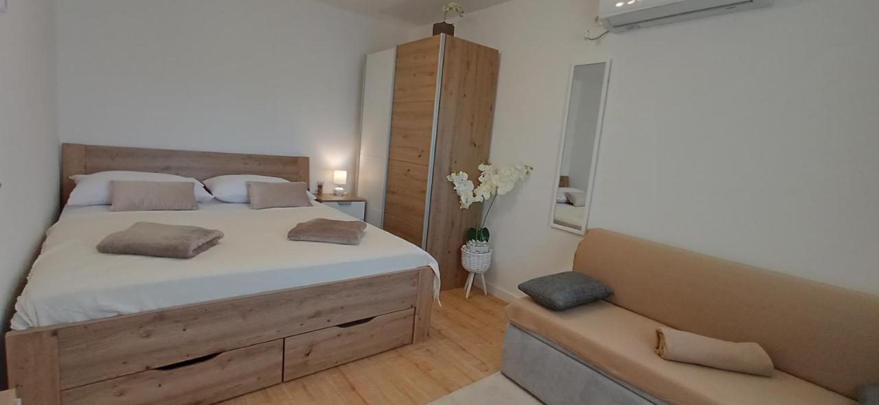Holiday Home Peran Grebaštica Eksteriør billede