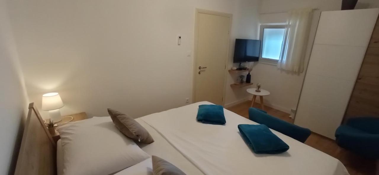 Holiday Home Peran Grebaštica Eksteriør billede