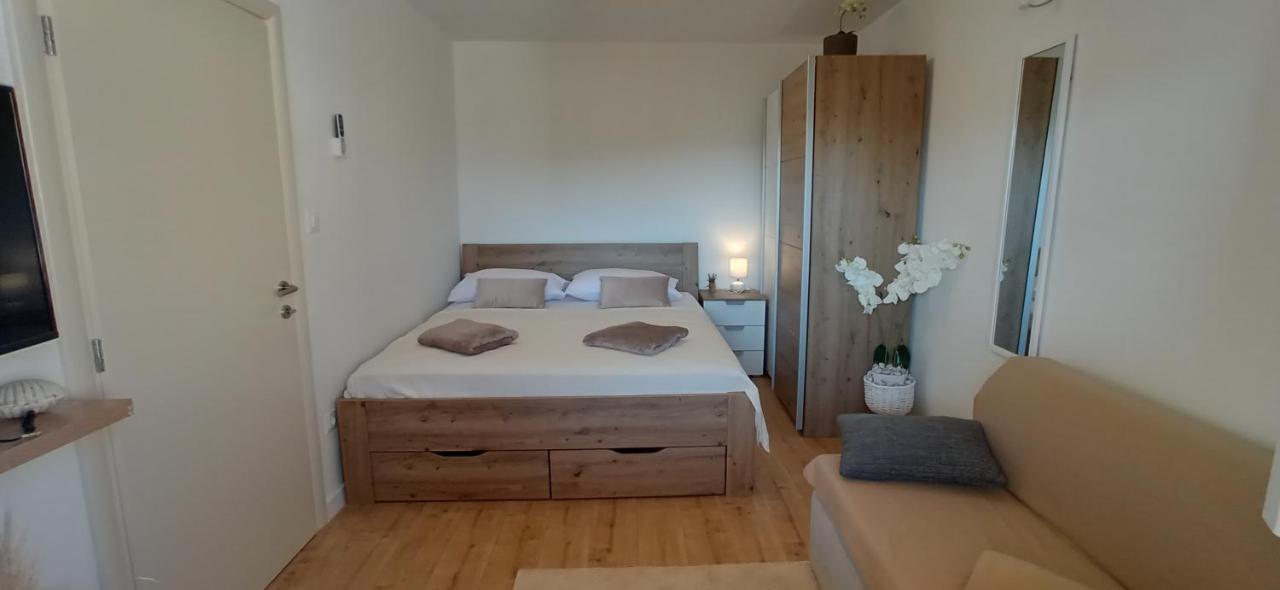 Holiday Home Peran Grebaštica Eksteriør billede